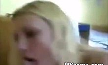 Ein großartiges Video für den Orgasmus ergänzt einen Blowjob eines Teenager-Paares, der auf der Webcam gefilmt wurde