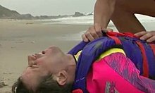 Dievčatá z Baywatch zachránené s výtryskom na tvári po intenzívnom sexu
