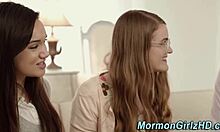 Okularnica nastolatka eksploruje tabu mormoński lesbijki seks