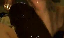 सेक्सी अमेचुर फीट क्रिस्टिना रॉसी एक बड़े काले लंड को एक शानदार फुटजॉब देती हुई