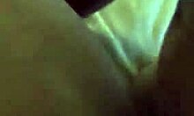 Mycket ovanlig video av en ebenholts slampa som skriker som en galning