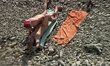 Невероятное вуайеристское видео, записанное на нудистском пляже
