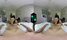 VR - Разгорещена двойка в горещо действие на пара в леглото