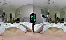 VR - Ζευγάρι που καυλώνει σε καυτή δράση στο κρεβάτι