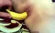 Fant da banano v muco svoje bivše punce