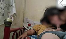 Amatőr mostohaapa megbassza a mostohalányát egy házi videóban