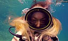 カサンドラ・ルフィスが彼女と水中でホットなエンカウンター!