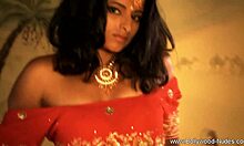 Zelfgemaakte video van een Indiase verleiding met een diepe connectie met Bollywood
