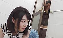 Japońskie nastolatki z diabelskim uśmiechem i Panchirą w ostrej scenie seksu