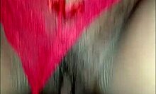 A fofa amadora Aninha se masturba em um vídeo caseiro amador